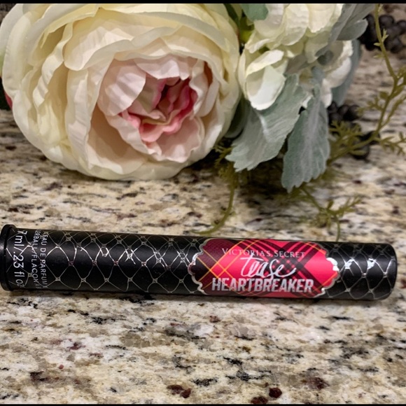 Victoria Secret Rollerball Tease Heartbreaker - Picture 4 of 5